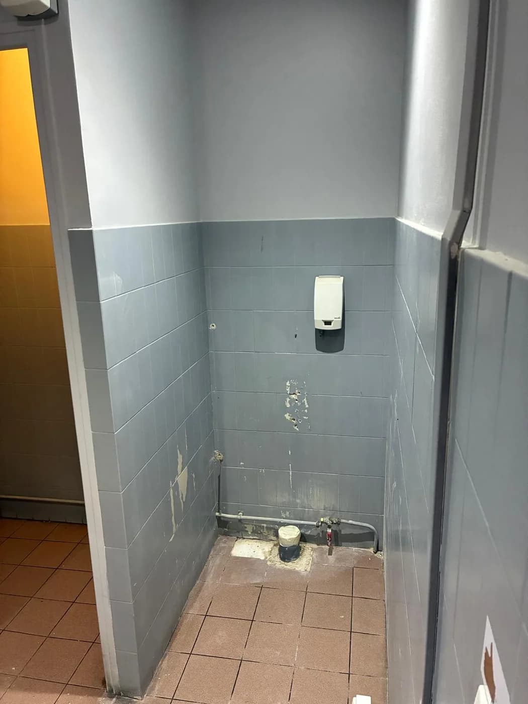 Sanitaires professionnels en cours de rénovation